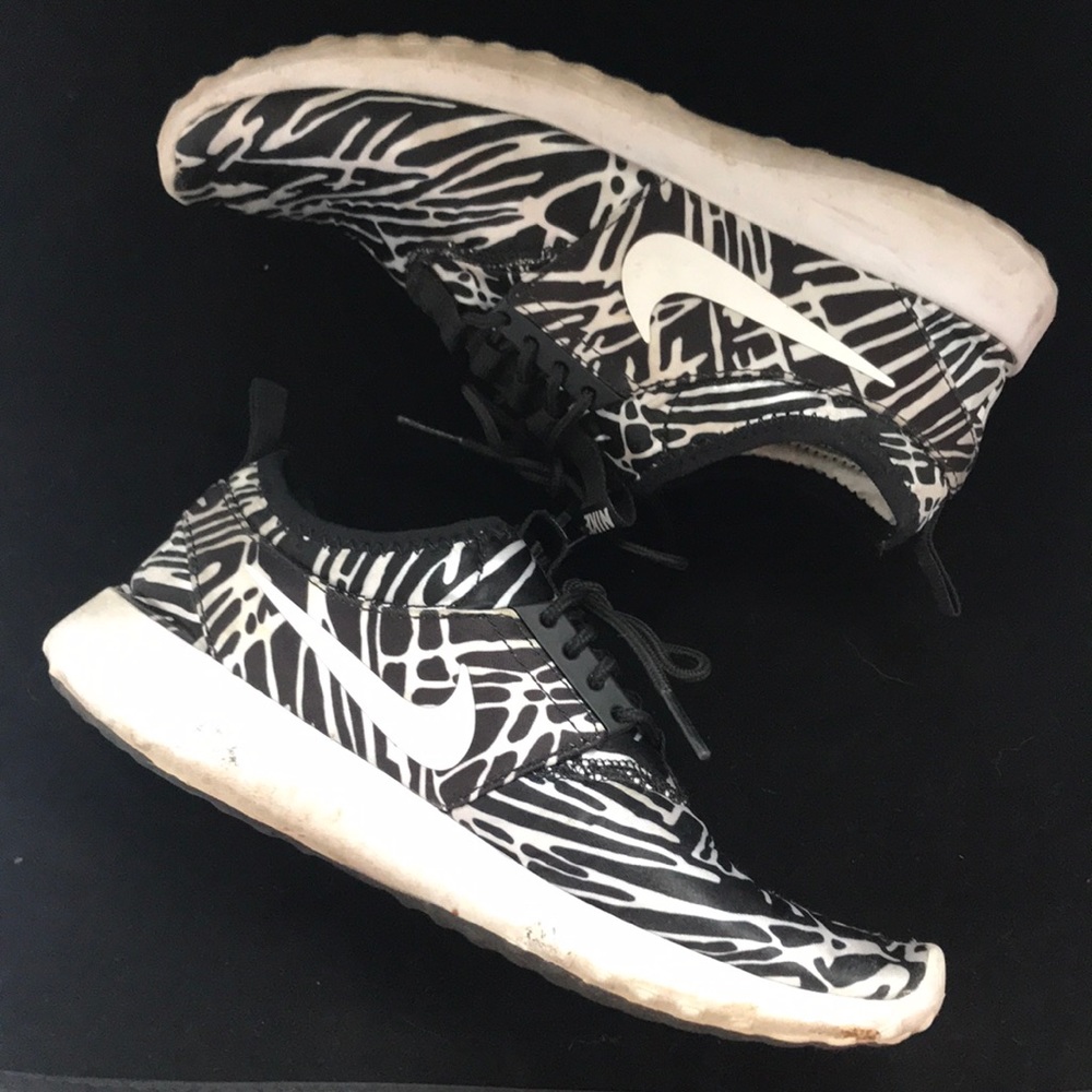 Nike Juvenate Print Sneakers Well Worn